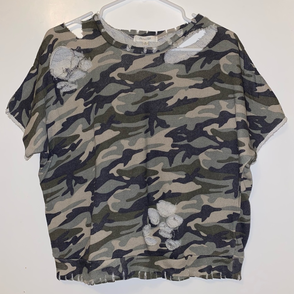 🌿Fashion Nova Camo Top 🌿